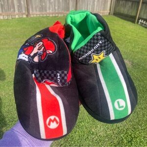 Mario and Luigi Mariokart slippers size 4-5 clean with sole stains from outside
